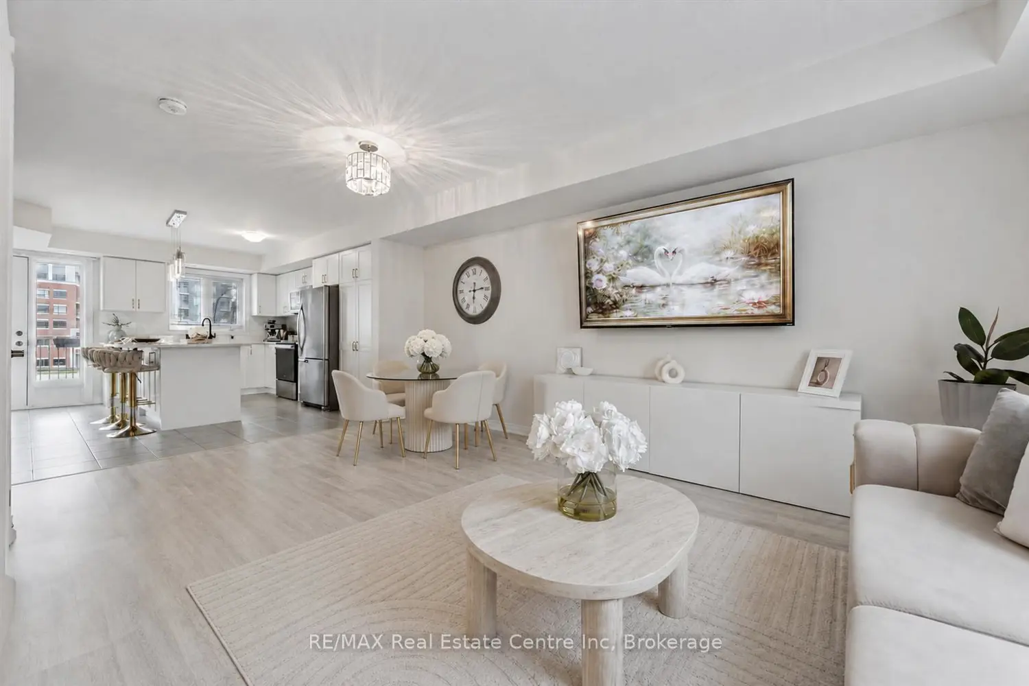 271 Law Drive photo 4
