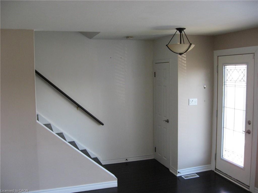 Additional image 2 of 124 Avalon Place, Kitchener, ON, N2M 4N7