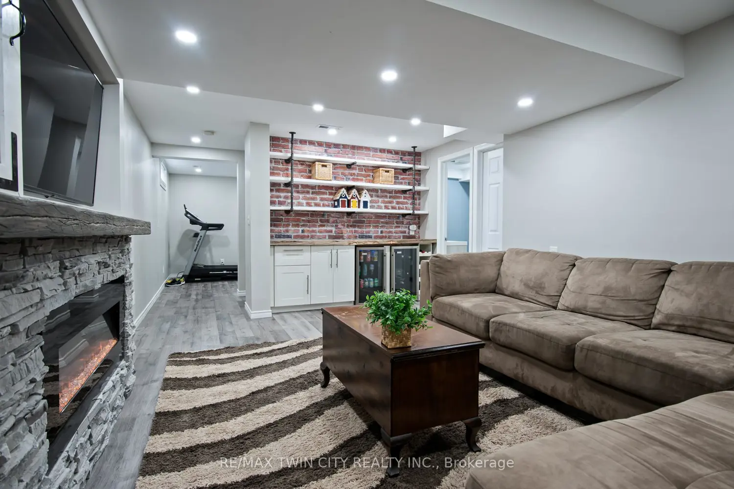 Additional image 10 of 729 Brandenburg Boulevard