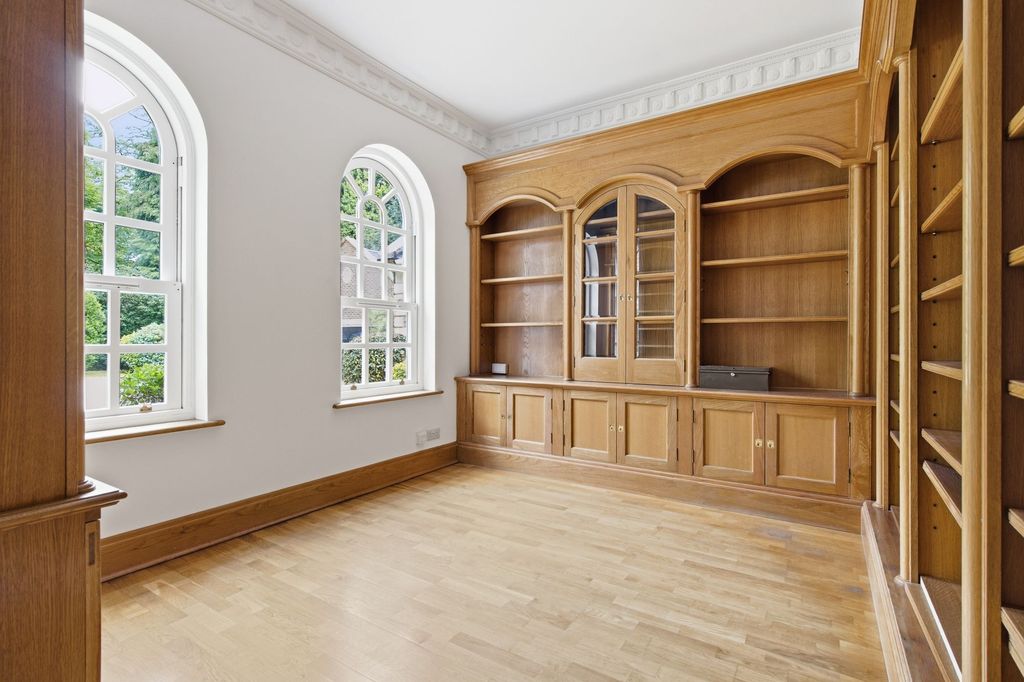 Additional image 6 of 5 bed detached house to rentWellington Avenue, Virginia Water GU25