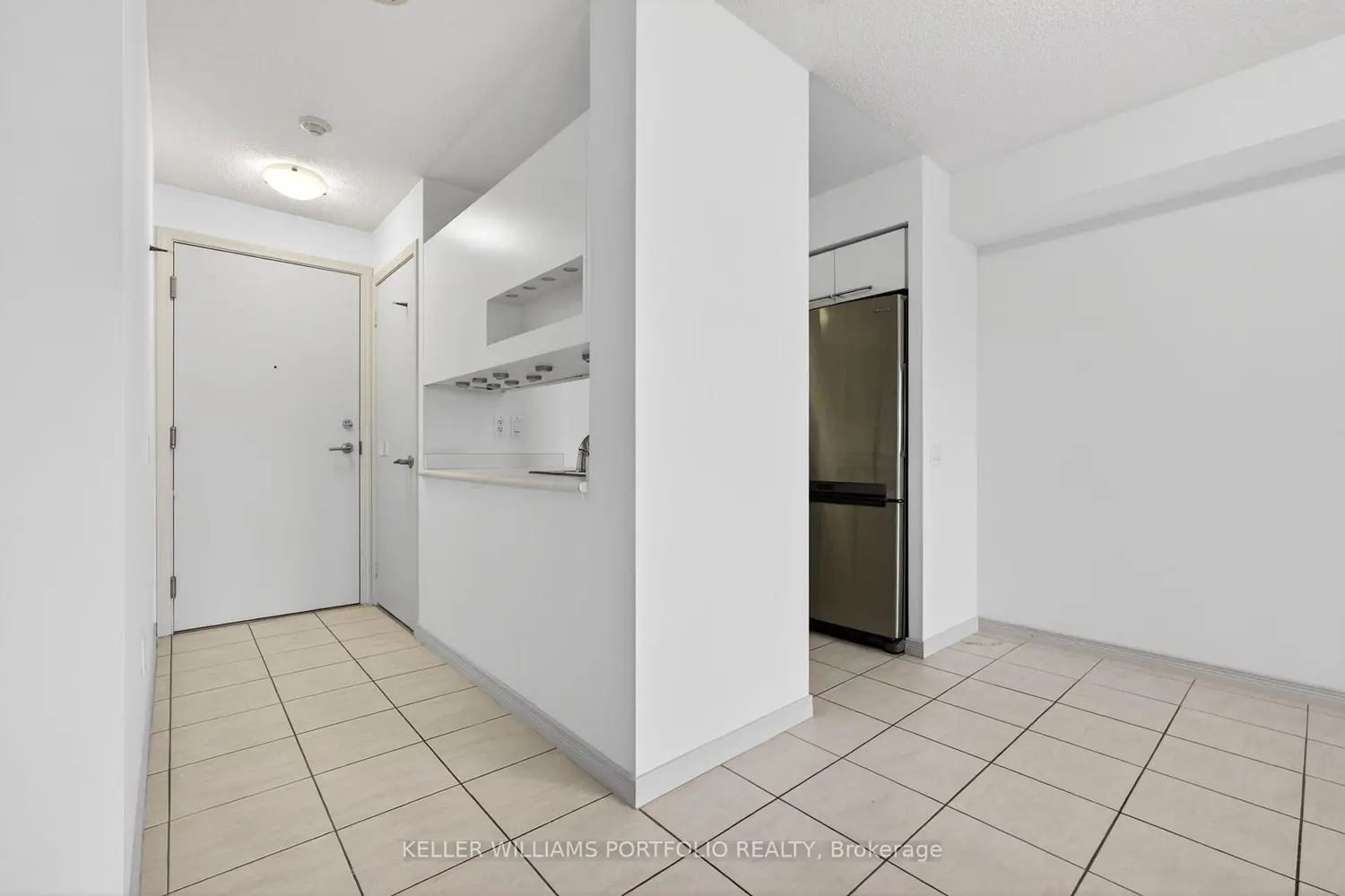 Additional image 7 of 61 Heintzman Street 819
