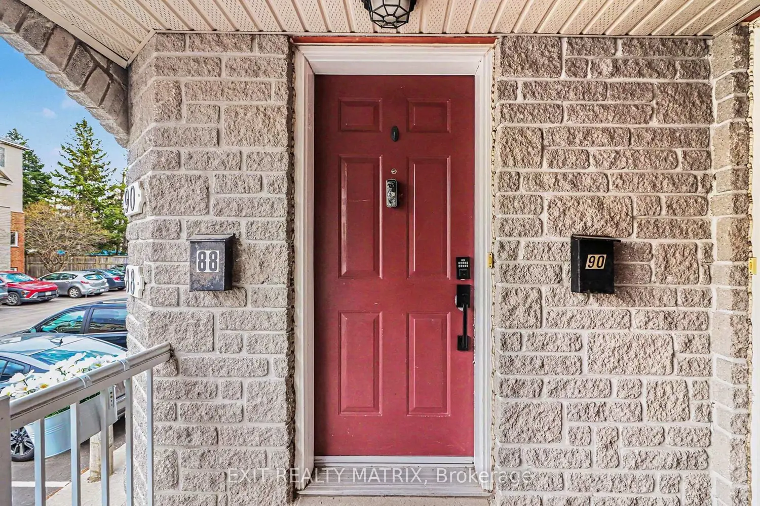 88 Strathaven Private photo 2