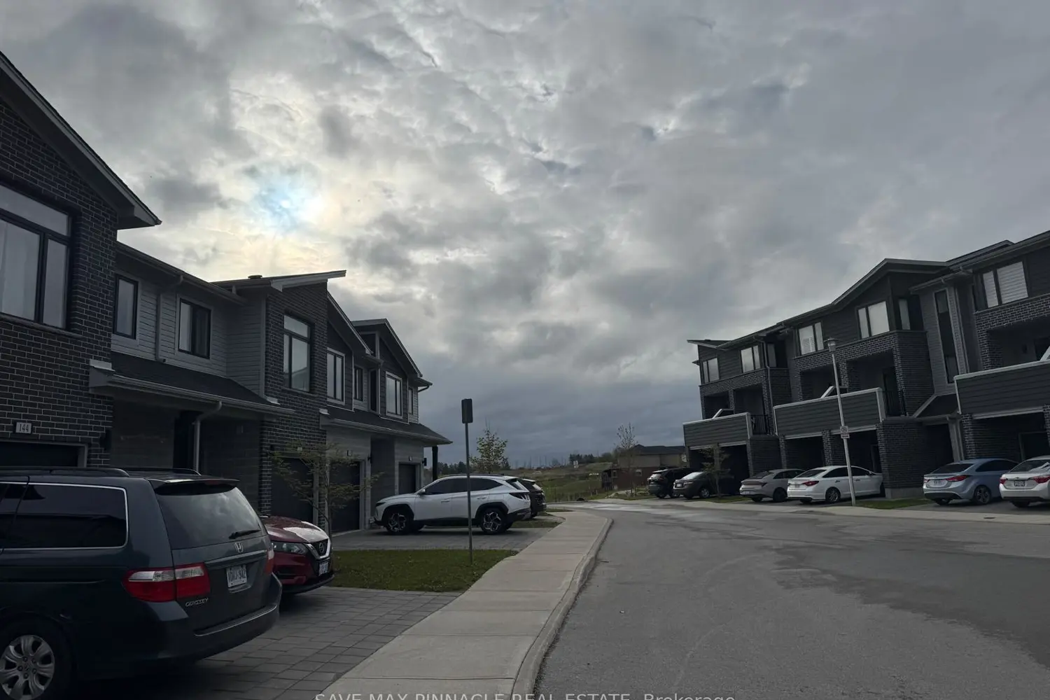 177 Edgevalley Road 140