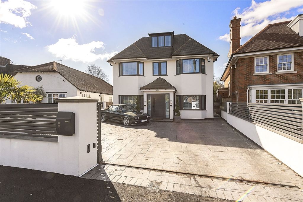Additional image 5 of 6 bed detached house to rentGaviots Way, Gerrards Cross SL9