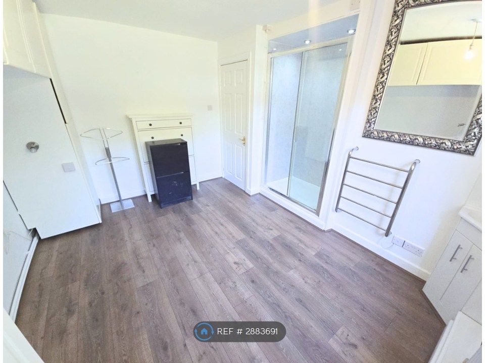 Additional image 9 of 3 bed flat to rentNew St, Horsham RH13