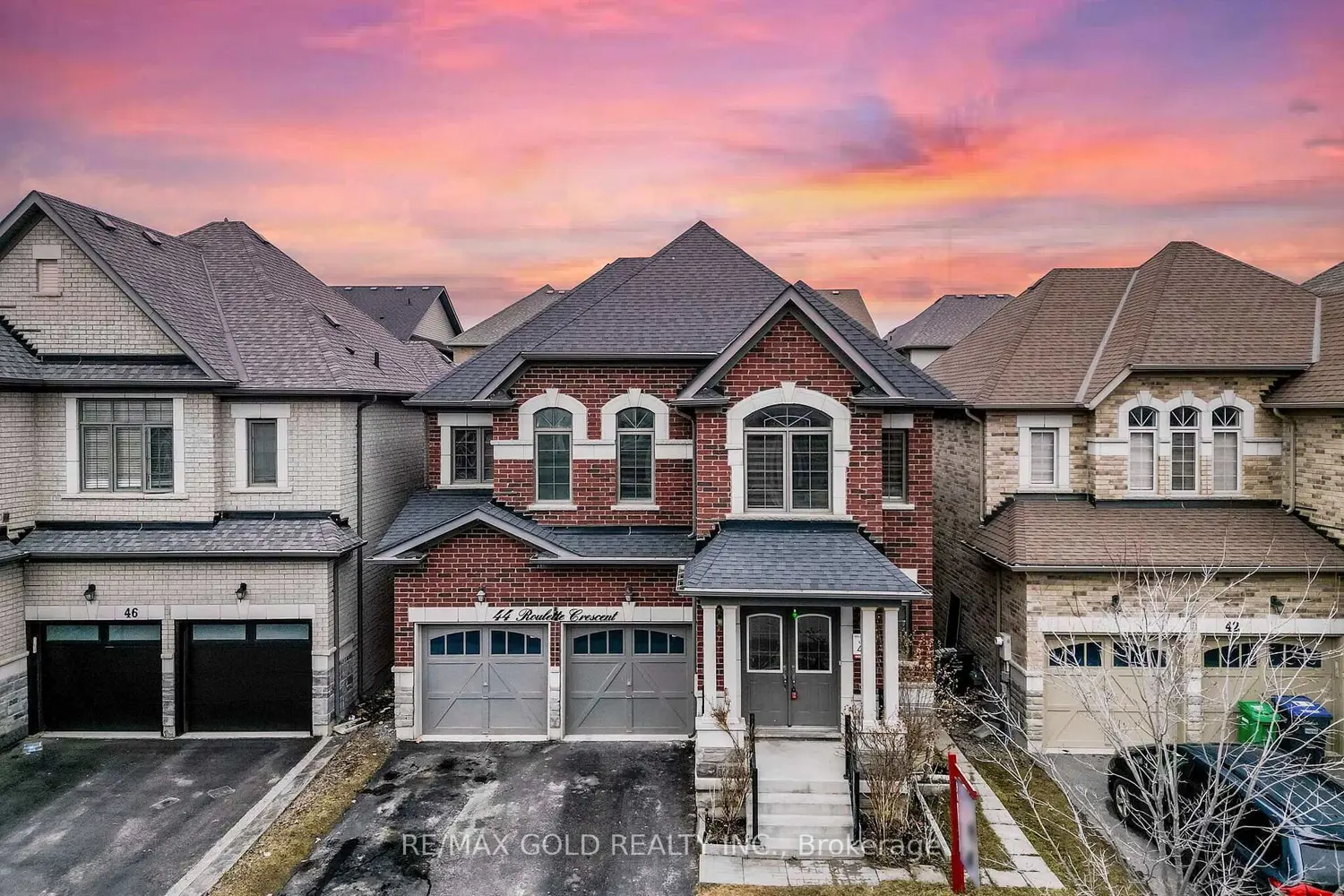 44 Roulette Crescent