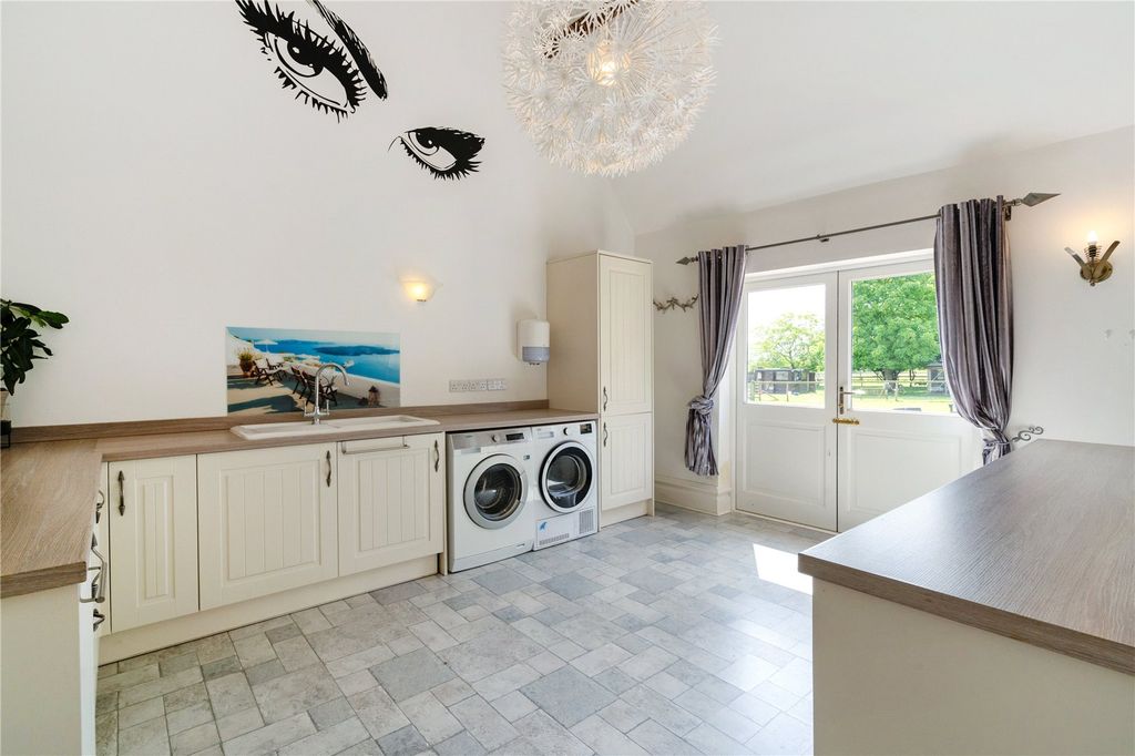 Additional image 16 of 9 bed equestrian for salePeakes End, Steppingley, Bedfordshire MK45