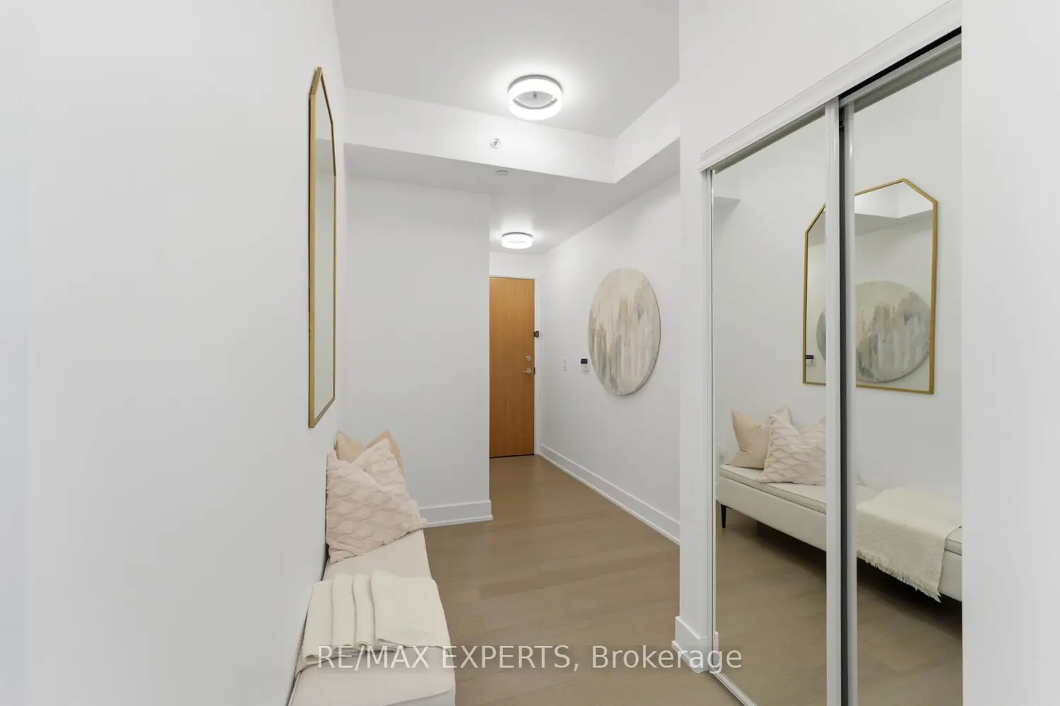 30 Shore Breeze Drive 5606 photo 3