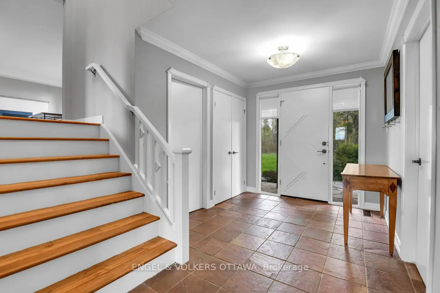 1477 Jarvis Drive photo 4