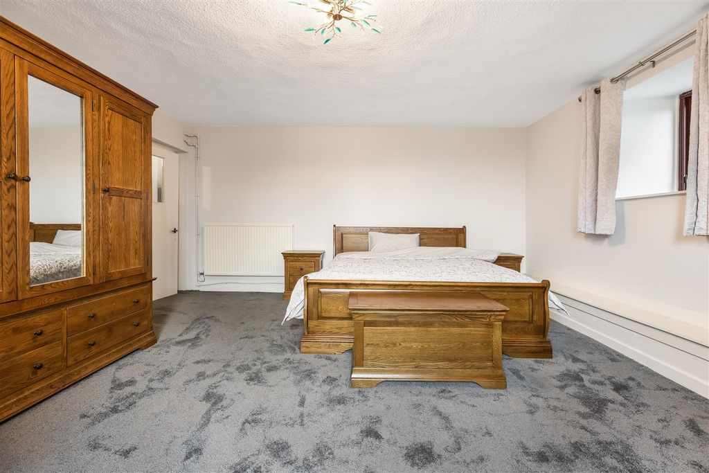 Additional image 12 of 4 bed flat for saleEsplanade, Greenock PA16
