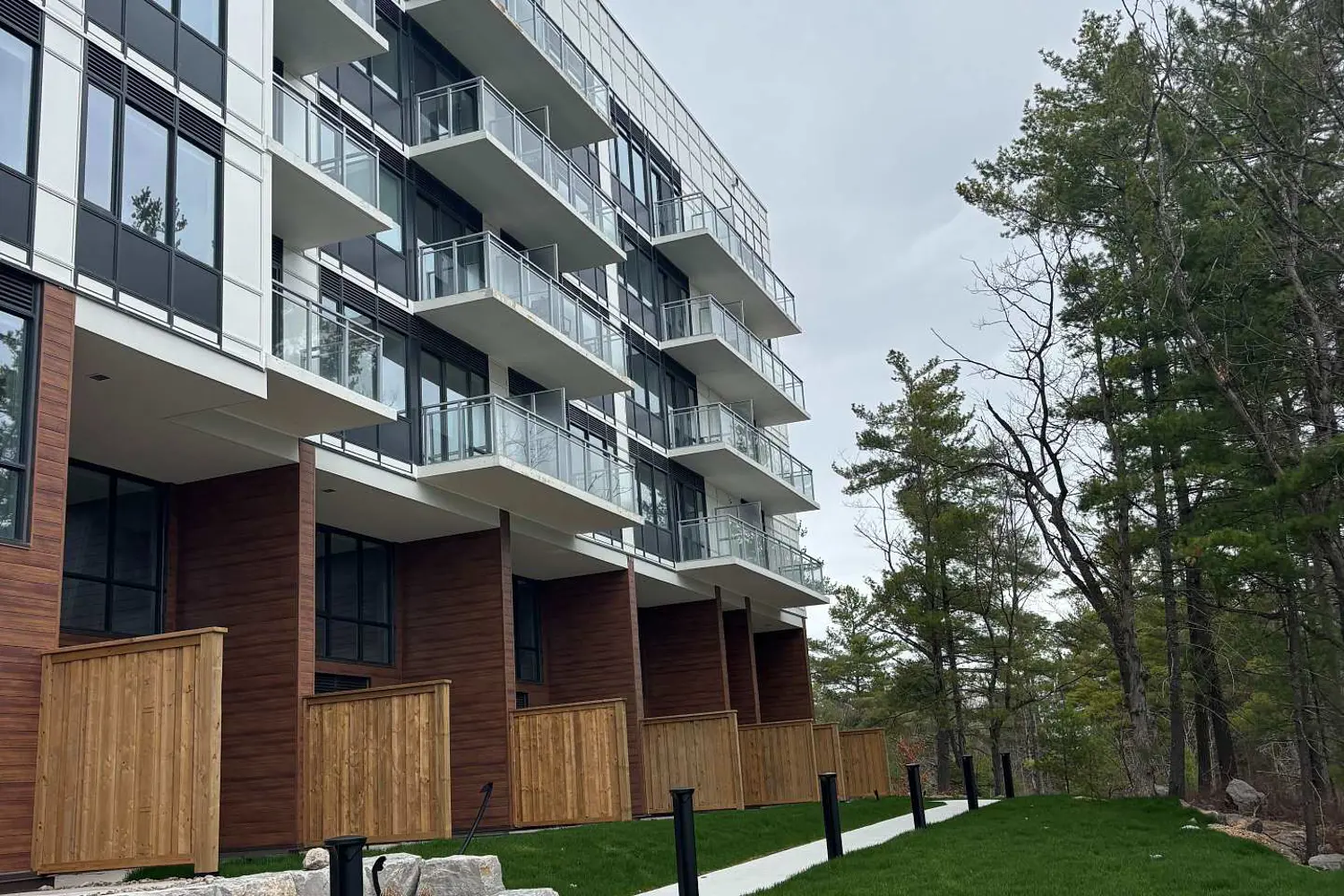 Additional image 11 of 100 Carrick Trail 607