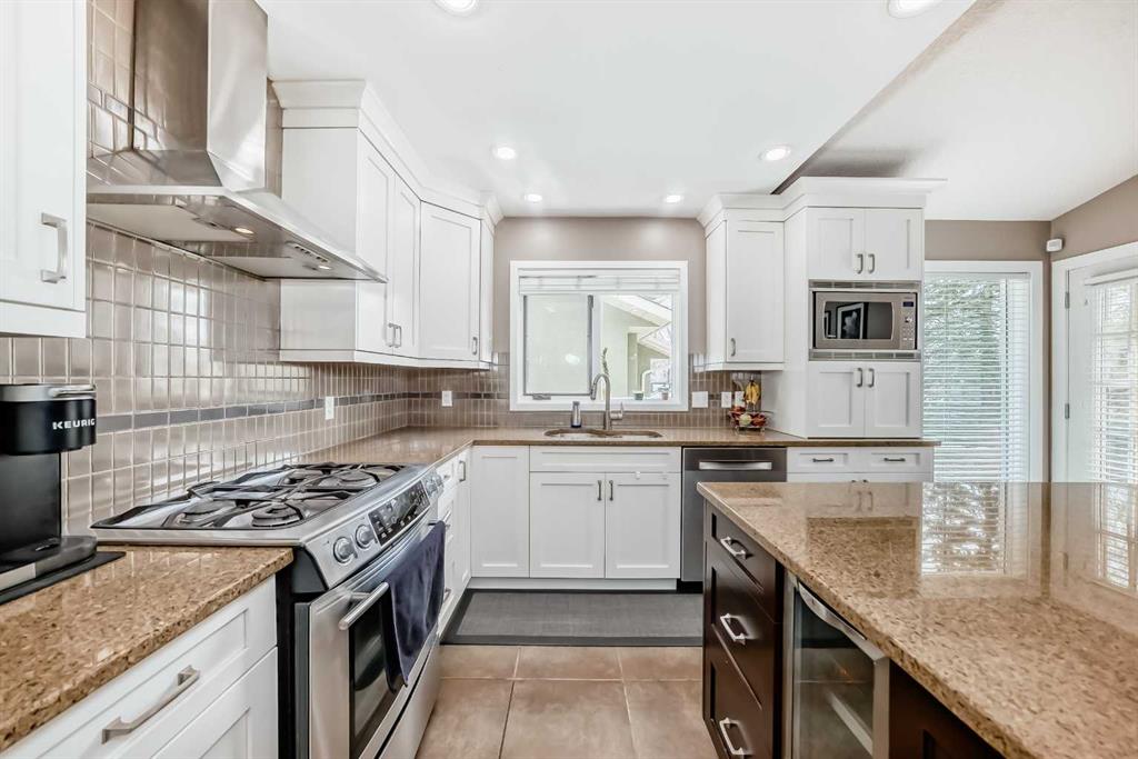 Additional image 5 of 139 Wood Valley Bay SW, Calgary, AB, T2W 5Y2