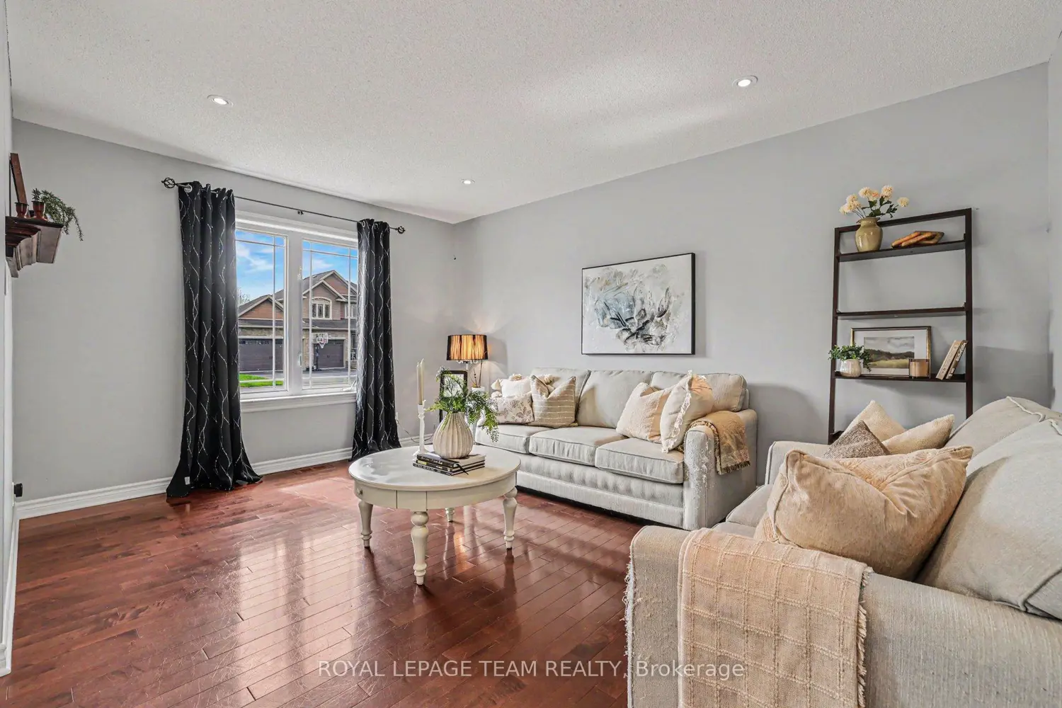 77 Chanonhouse Drive photo 2
