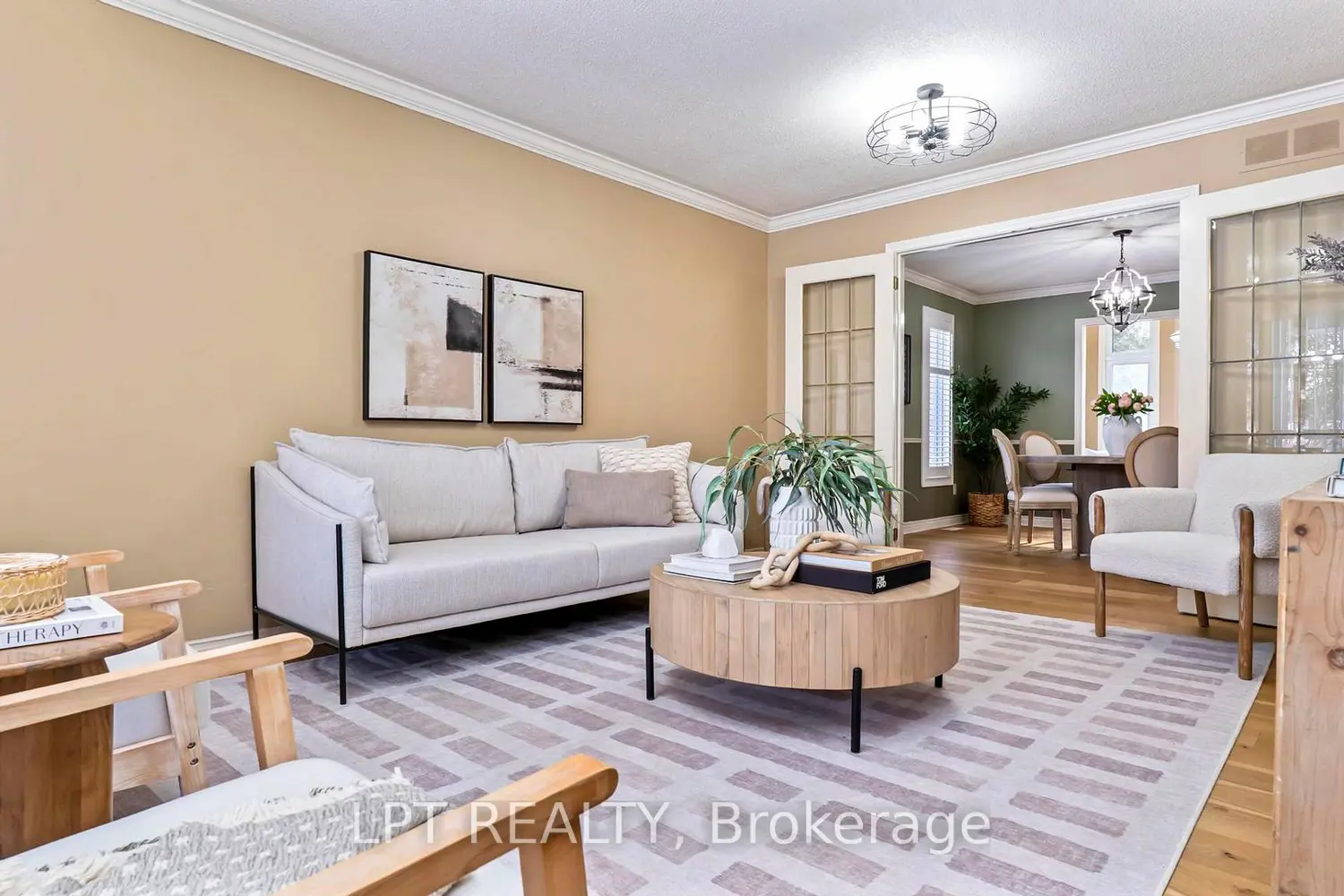 488 Sunnyside Crescent