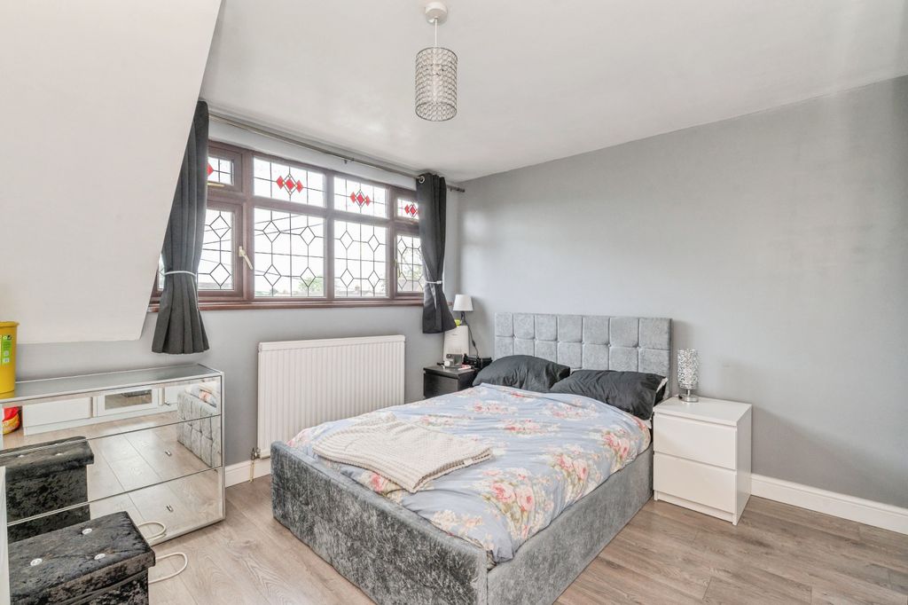 Additional image 10 of 4 bed semi-detached house for saleSandown Road, Wickford SS11