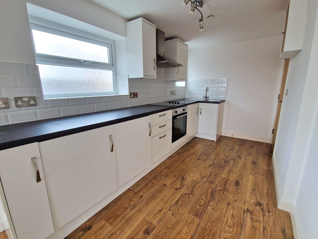 Additional image 9 of 1 bed flat for saleFlat 7, 26-28 Mary Street, Porthcawl CF36