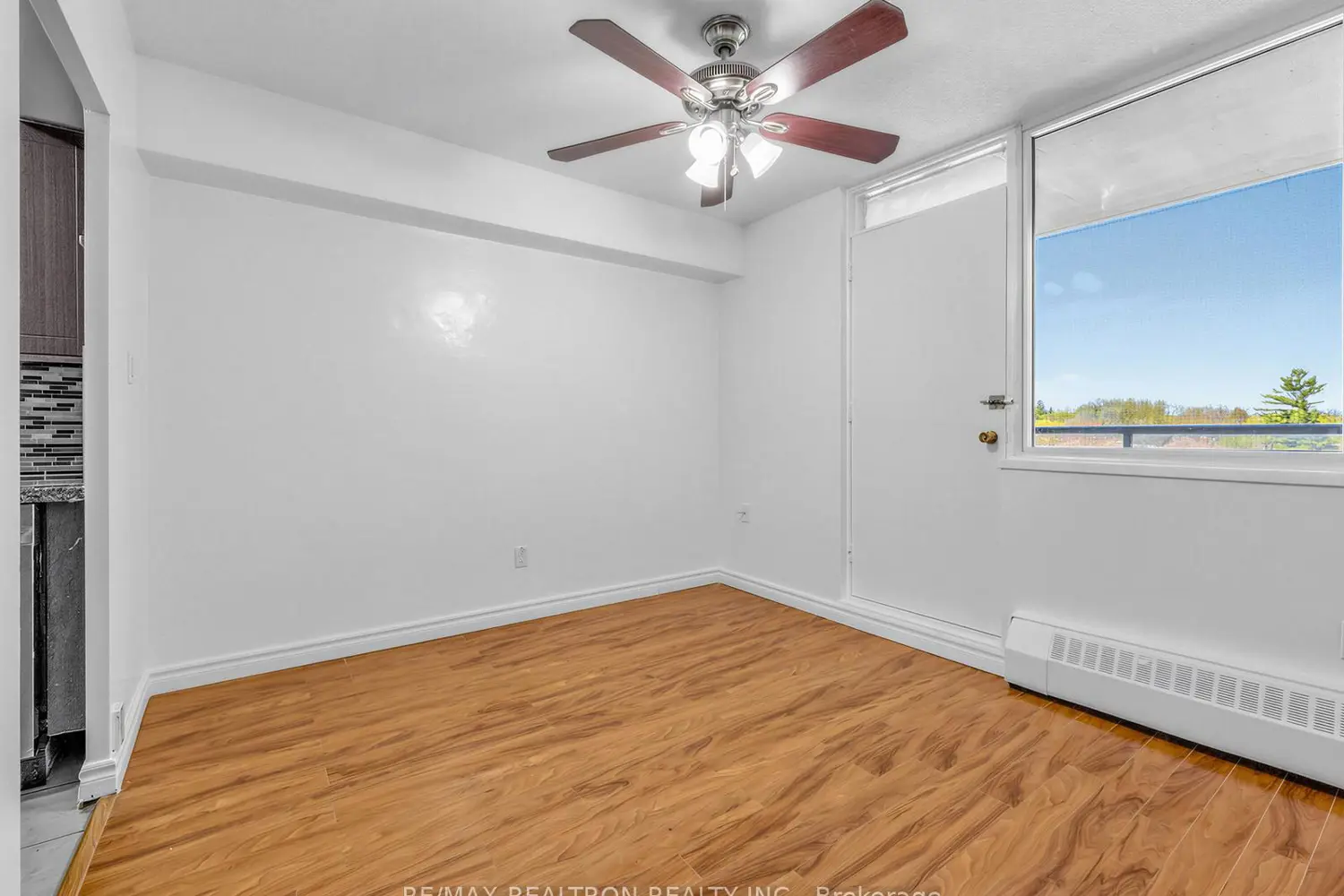 Additional image 7 of 180 Markham Road 501