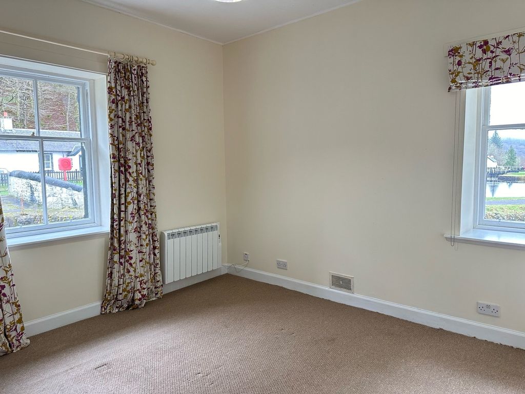 2 bed cottage to rentDunardy Rolling Bridge, Lock 11, Lochgilphead, Argyll & Bute PA31 photo 5