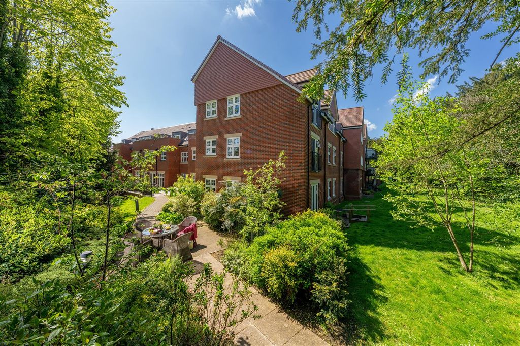 Additional image 10 of 1 bed property to rentRutherford House Marple Lane, Buckinghamshire SL9