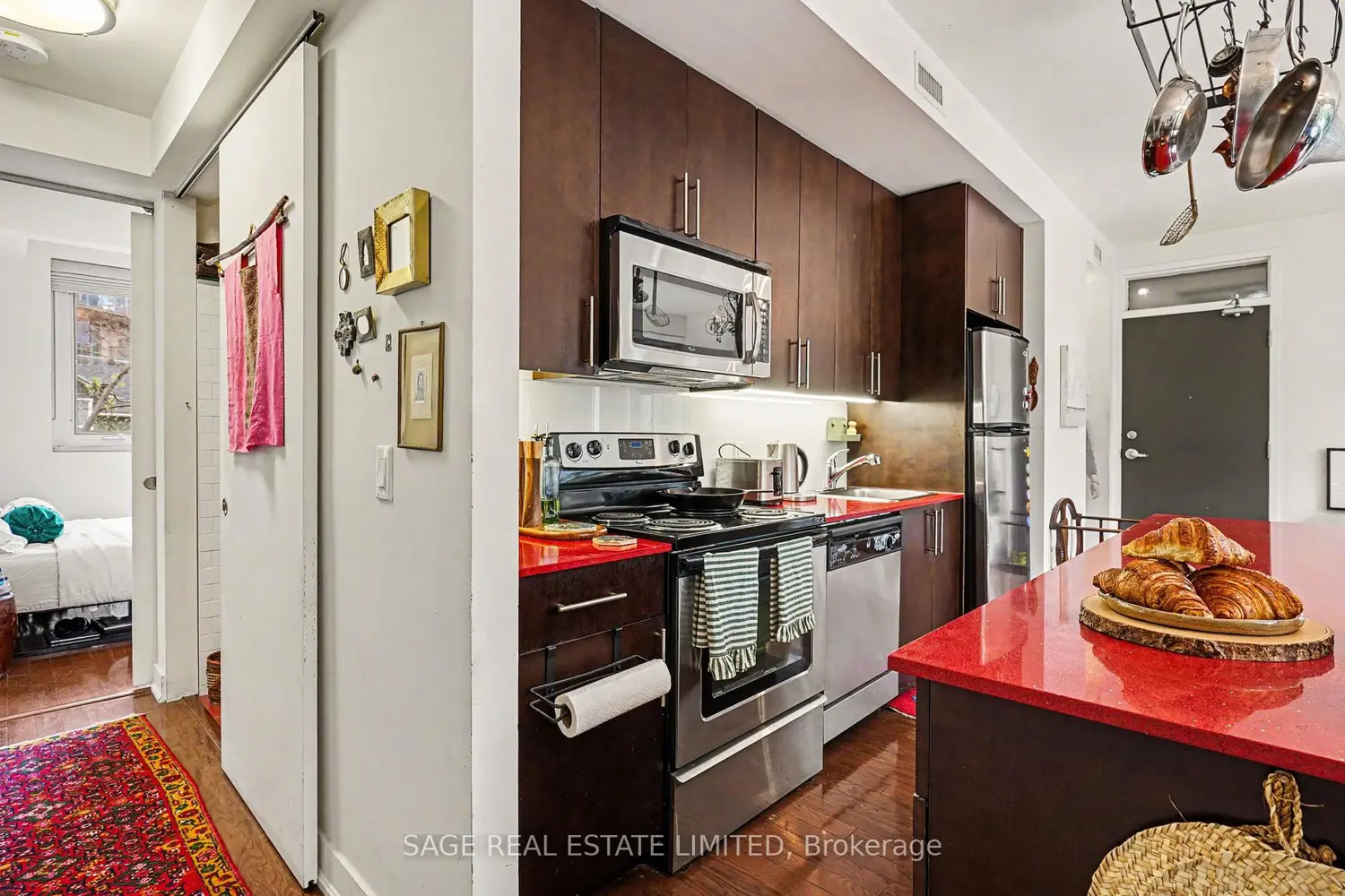 25 Ritchie Avenue 201 photo 4