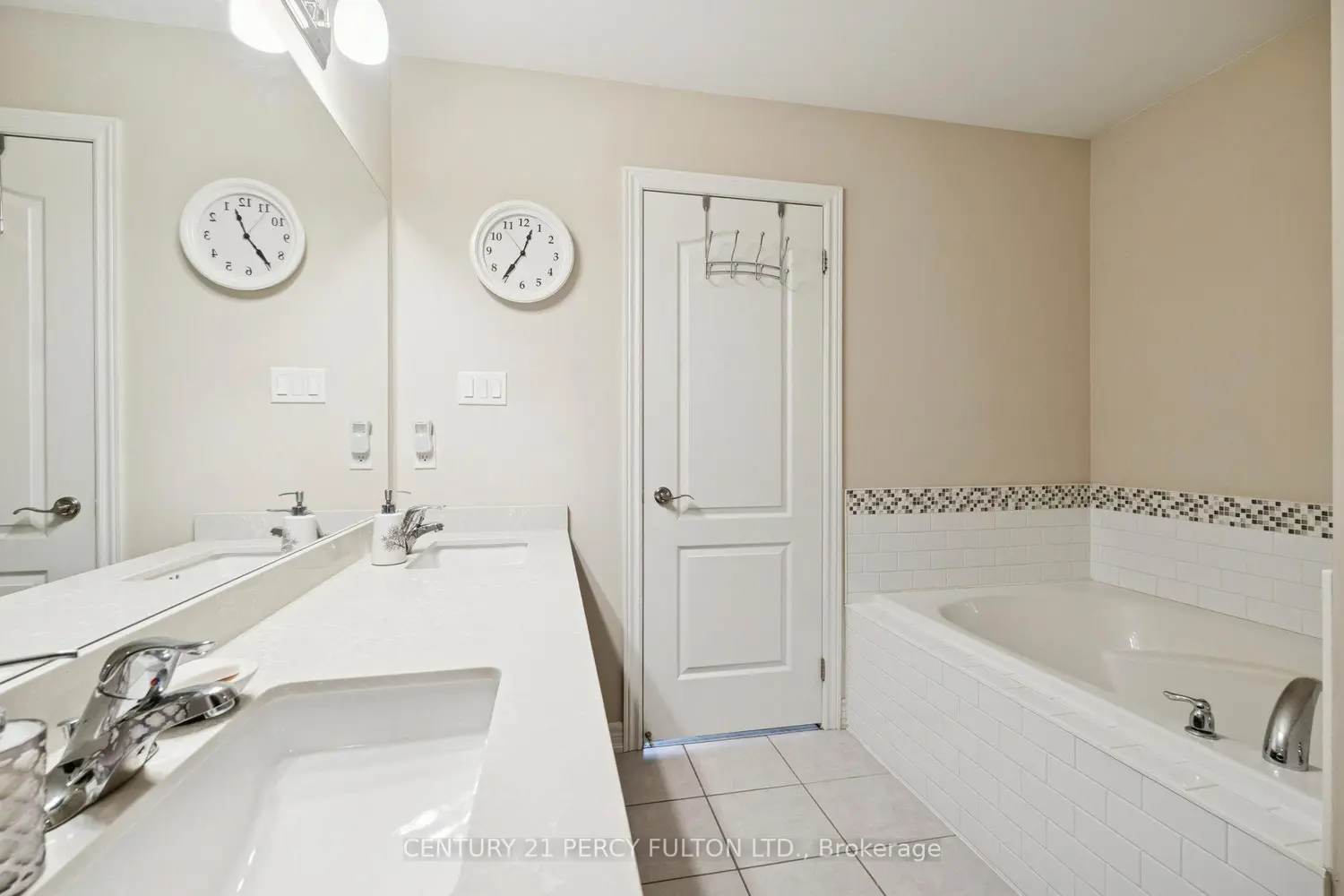 2 Prosser Crescent photo 2