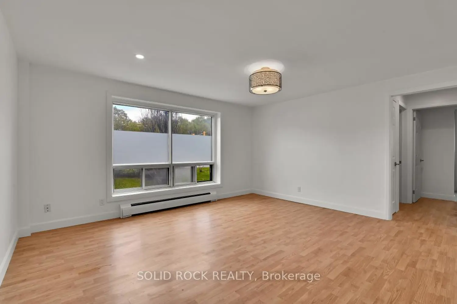 896 Elmsmere Drive 7 photo 3