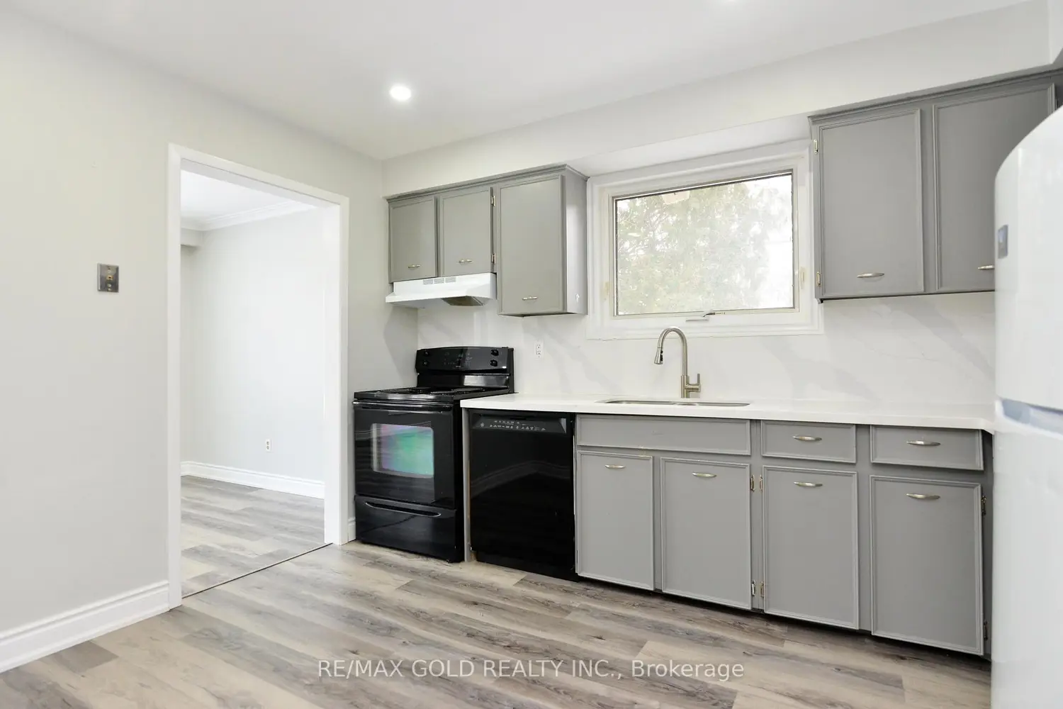 Additional image 7 of 70 Greystone Crescent