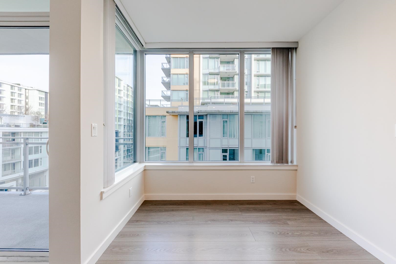 Additional image 5 of 914-8628 Hazelbridge Way , Richmond, BC, V7A 3M3