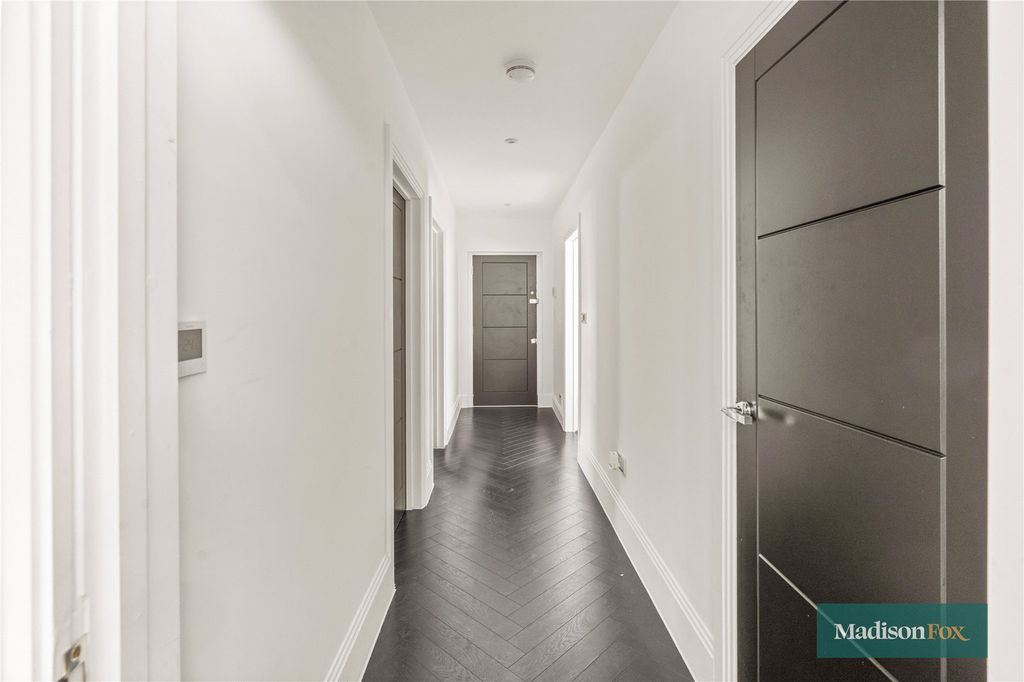 Additional image 7 of 2 bed flat for saleManor Road, Chigwell, Essex IG7