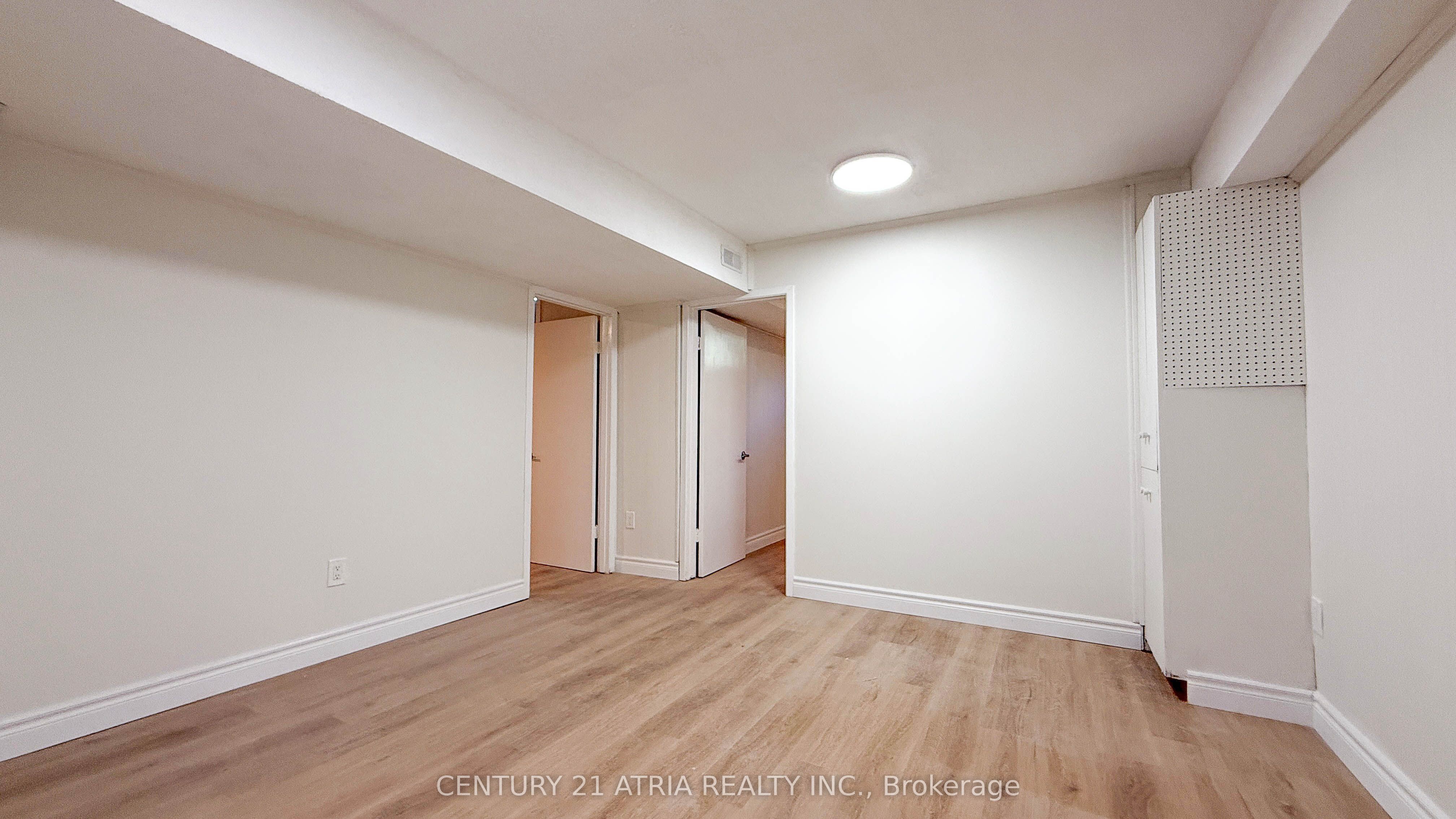 151 Fenn Avenue, Toronto, ON, M2P 1X8