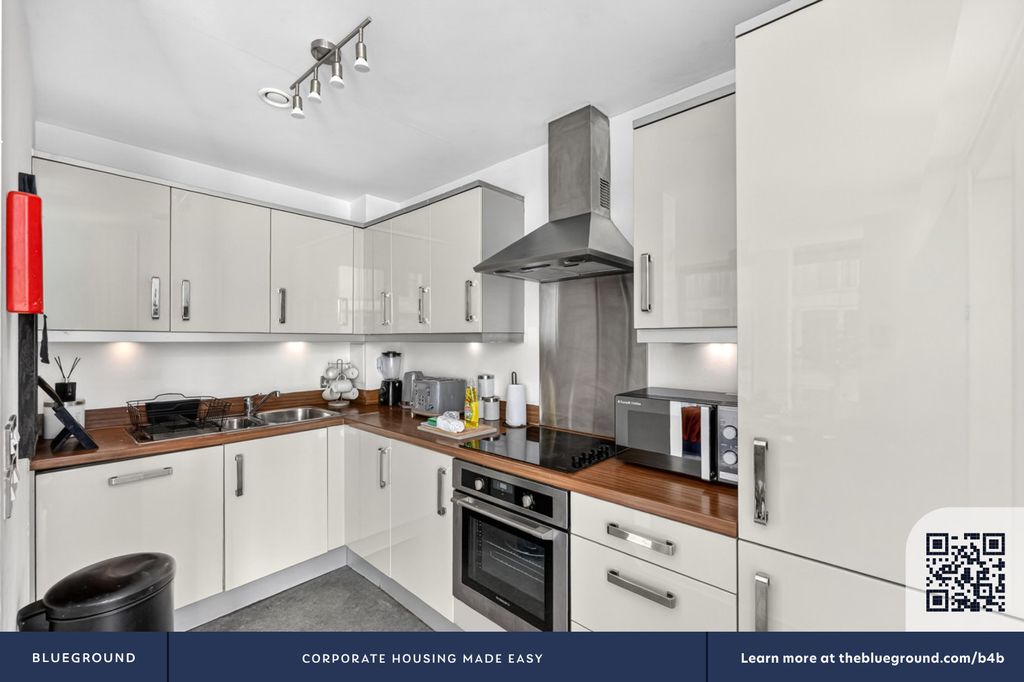 2 bed flat to rentCentral Milton Keynes MK9 photo 5