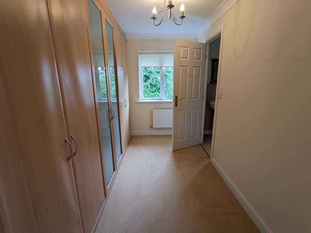 Additional image 17 of 4 bed property to rentVicarage Close, Horsham RH12