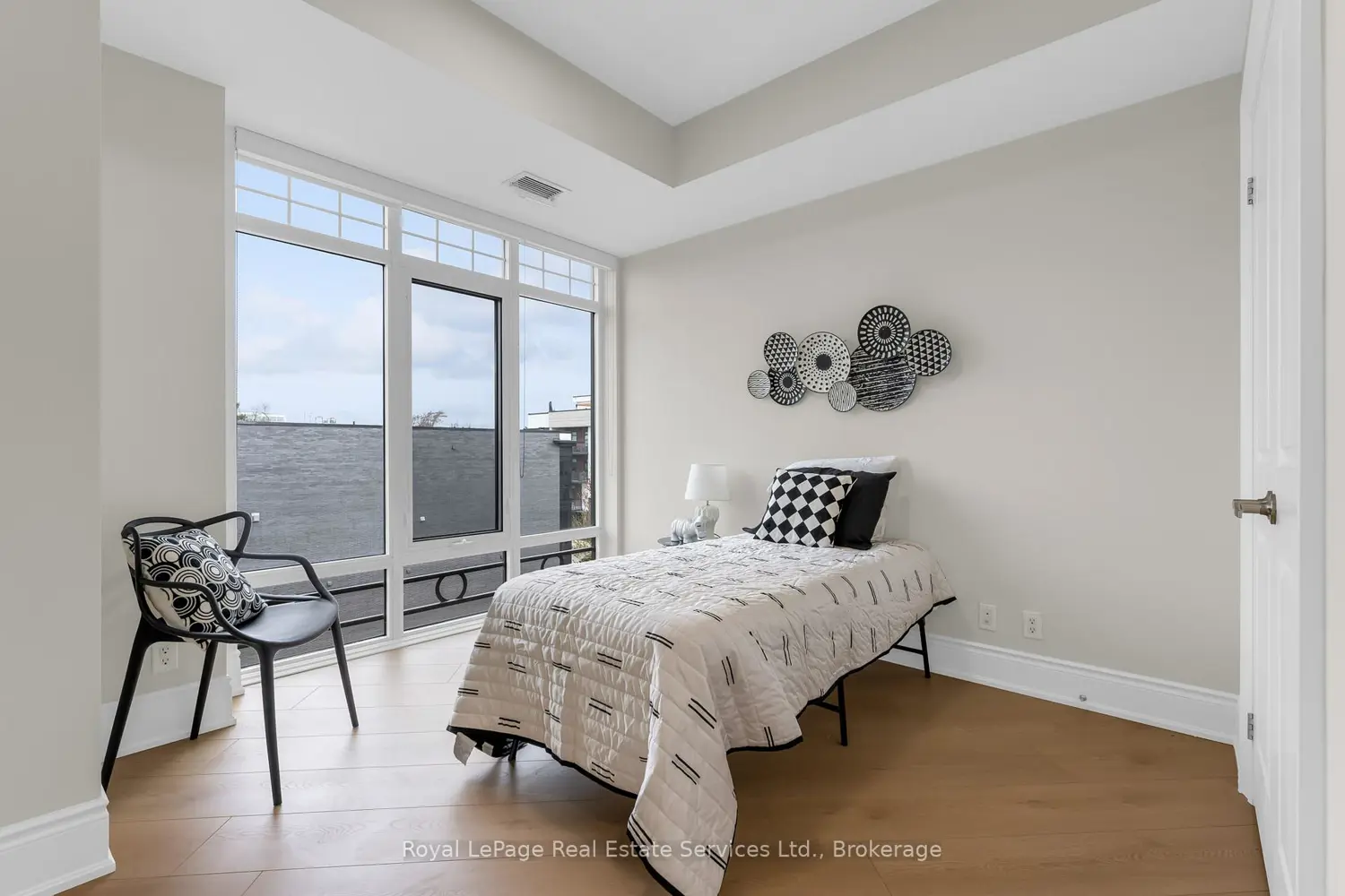 Additional image 10 of 205 Lakeshore Road 407