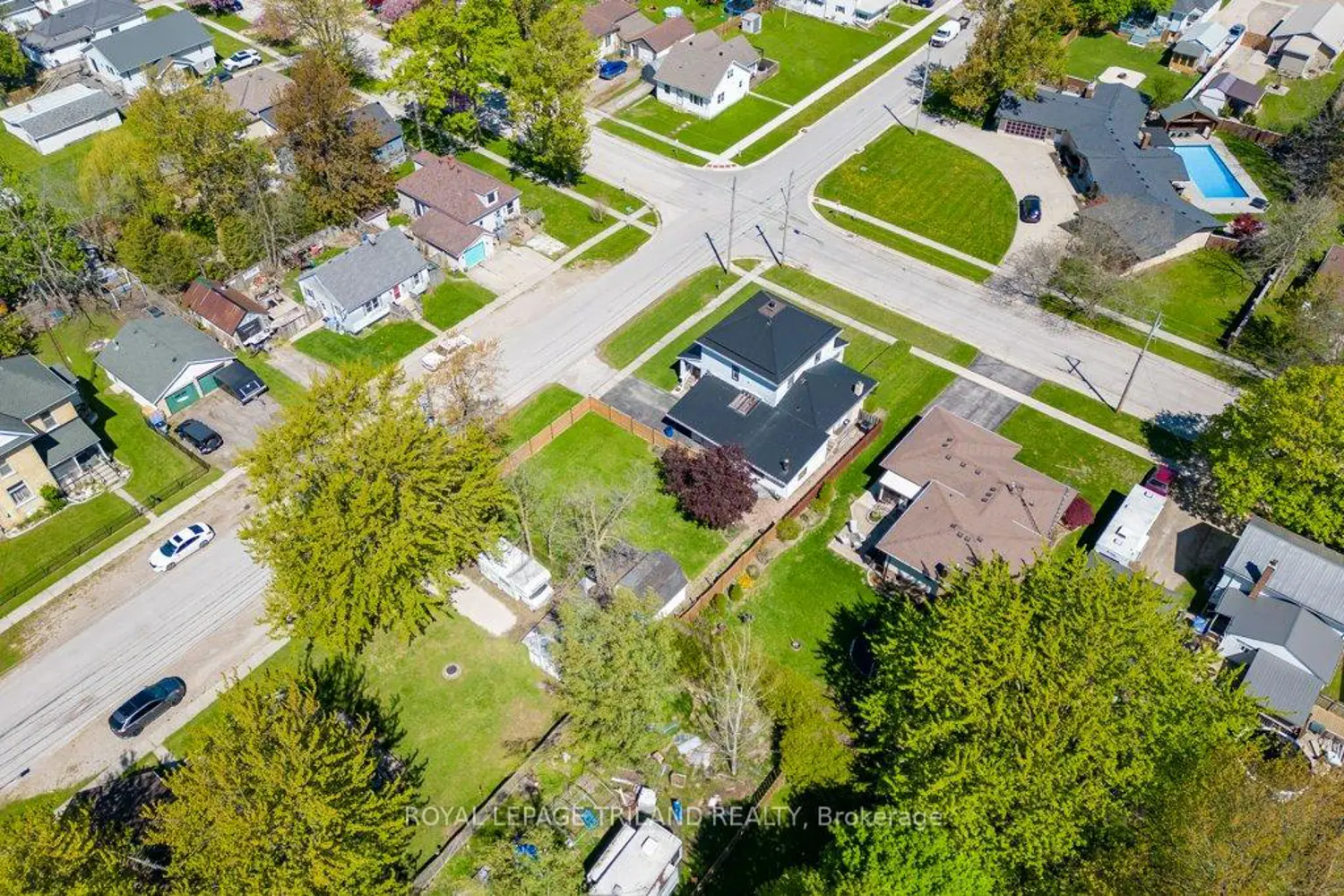 311 Warwick Street photo 3