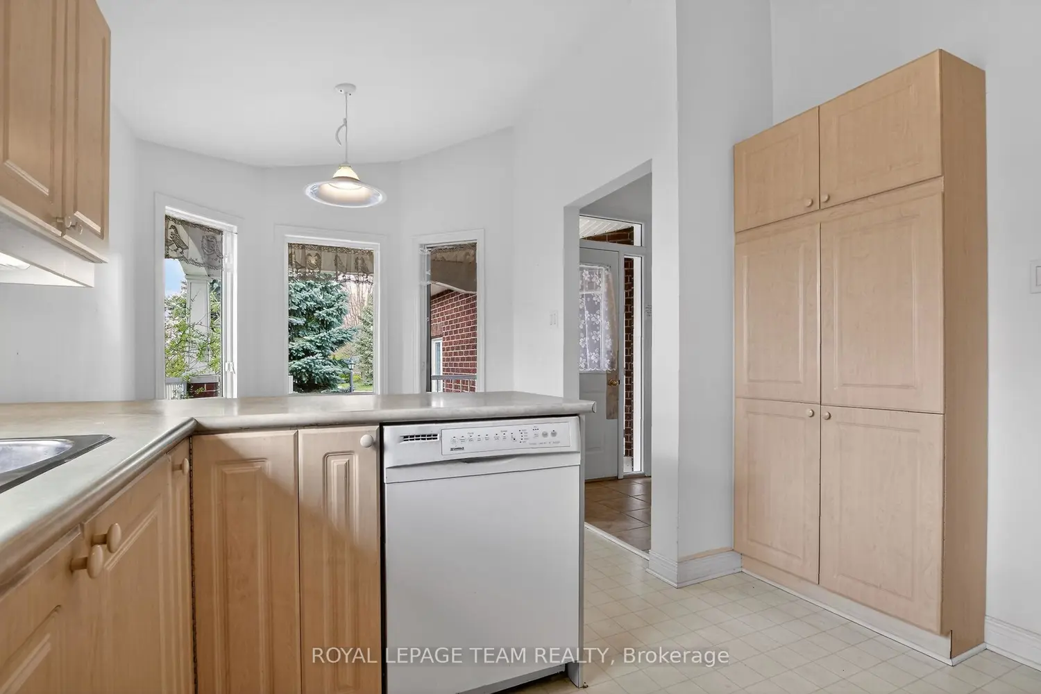 78 Amberlakes Drive photo 4