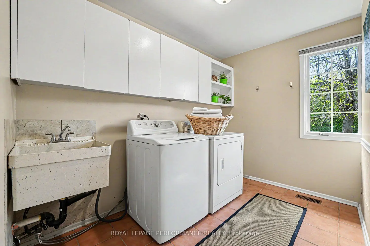 26 Delong Drive photo 5