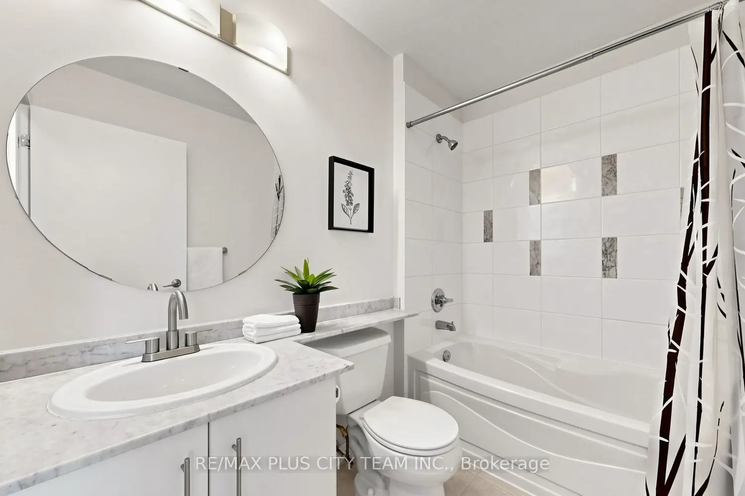 Additional image 5 of 16 Yonge Street 2604