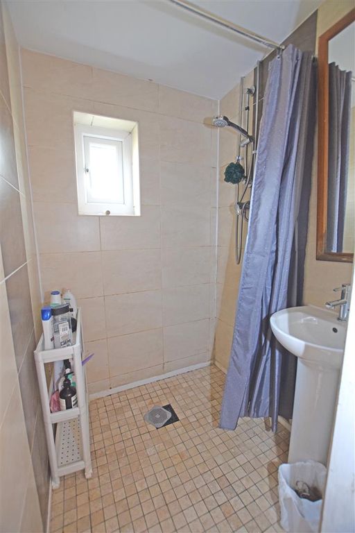 Additional image 11 of 6 bed terraced house to rentLlanishen Street, Heath, Cardiff CF14