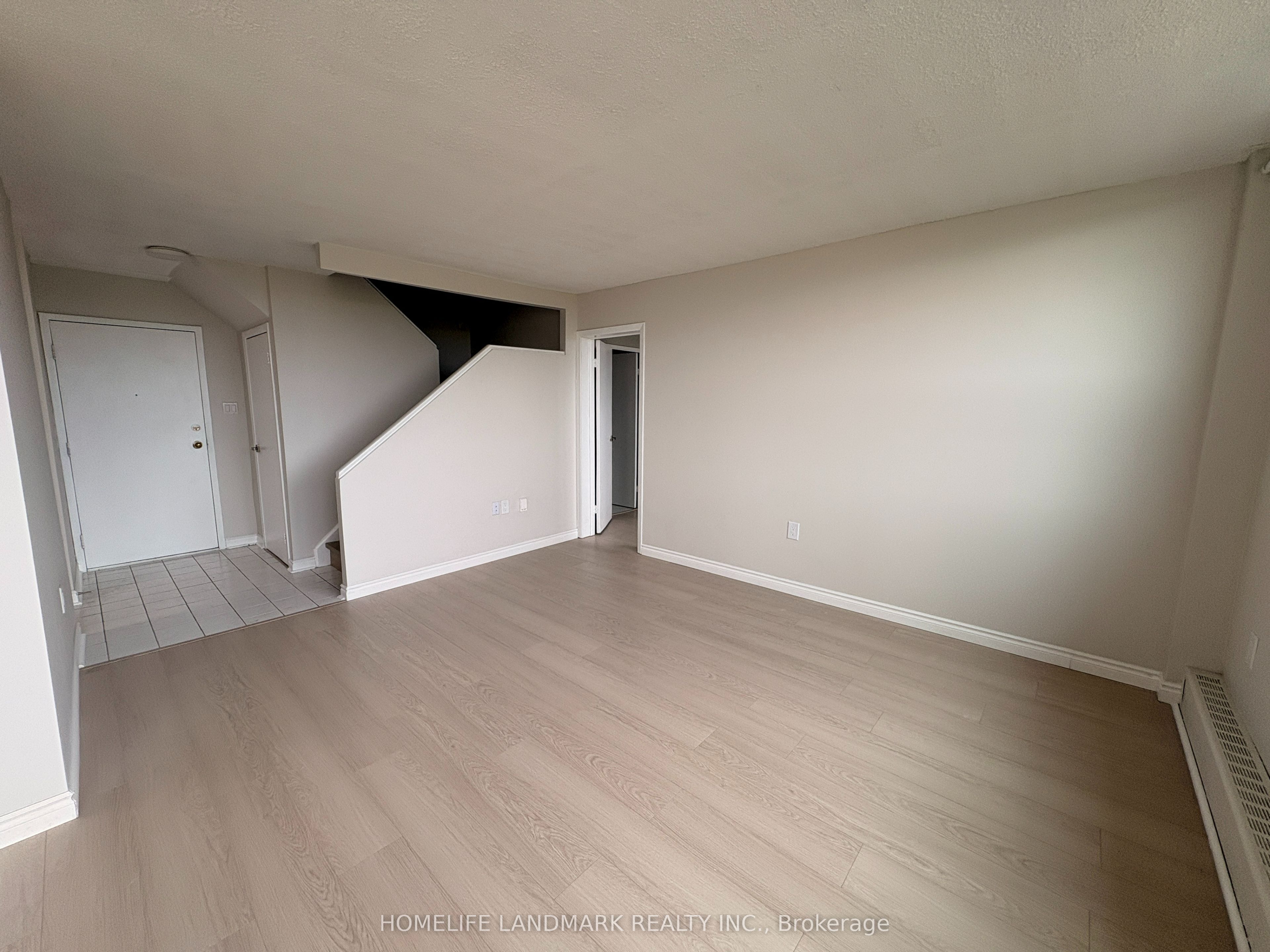 Additional image 3 of 327-1050 Stainton Drive, Mississauga, ON, L5C 2T7