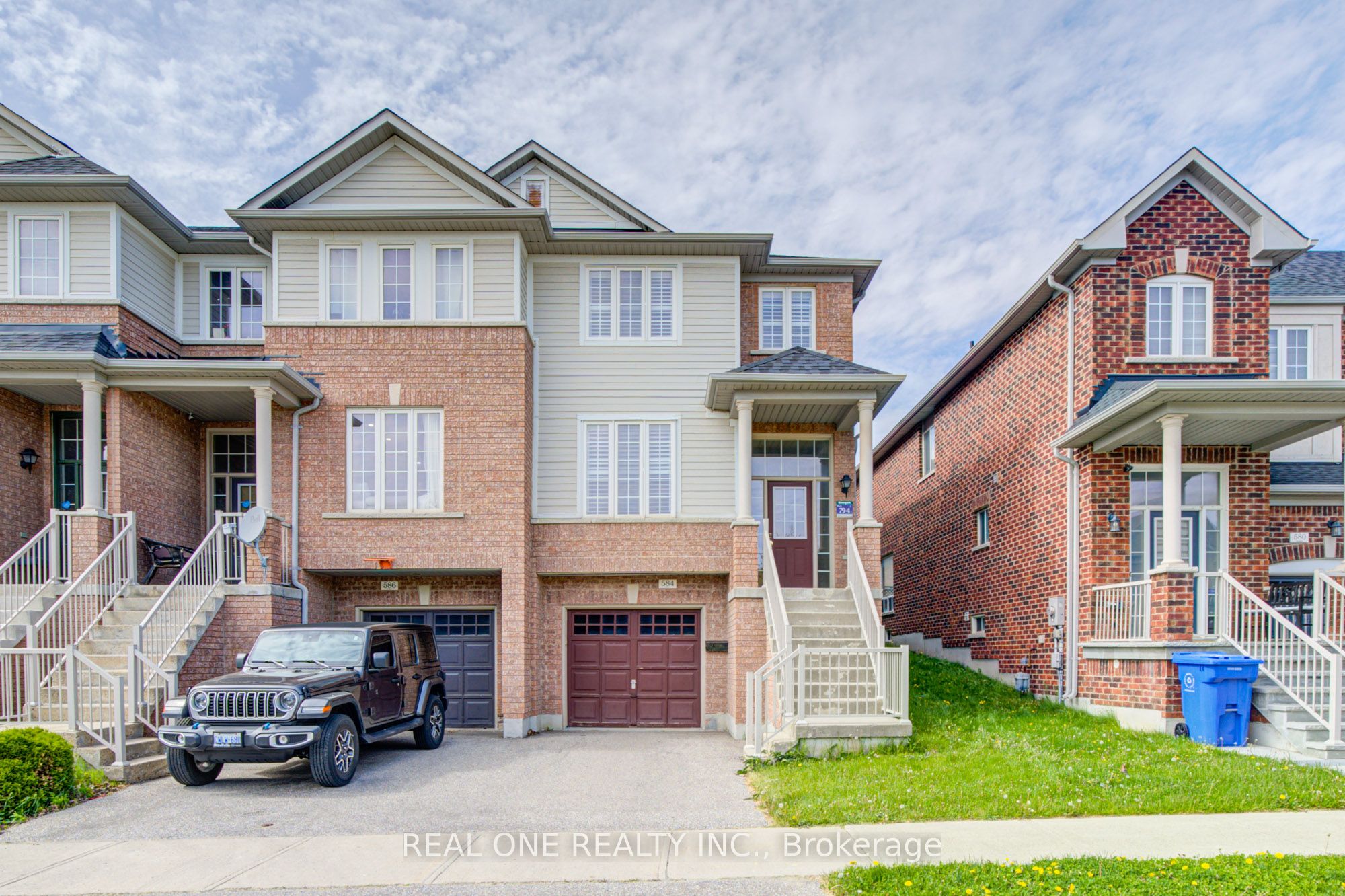 584 Reeves Way Boulevard, York