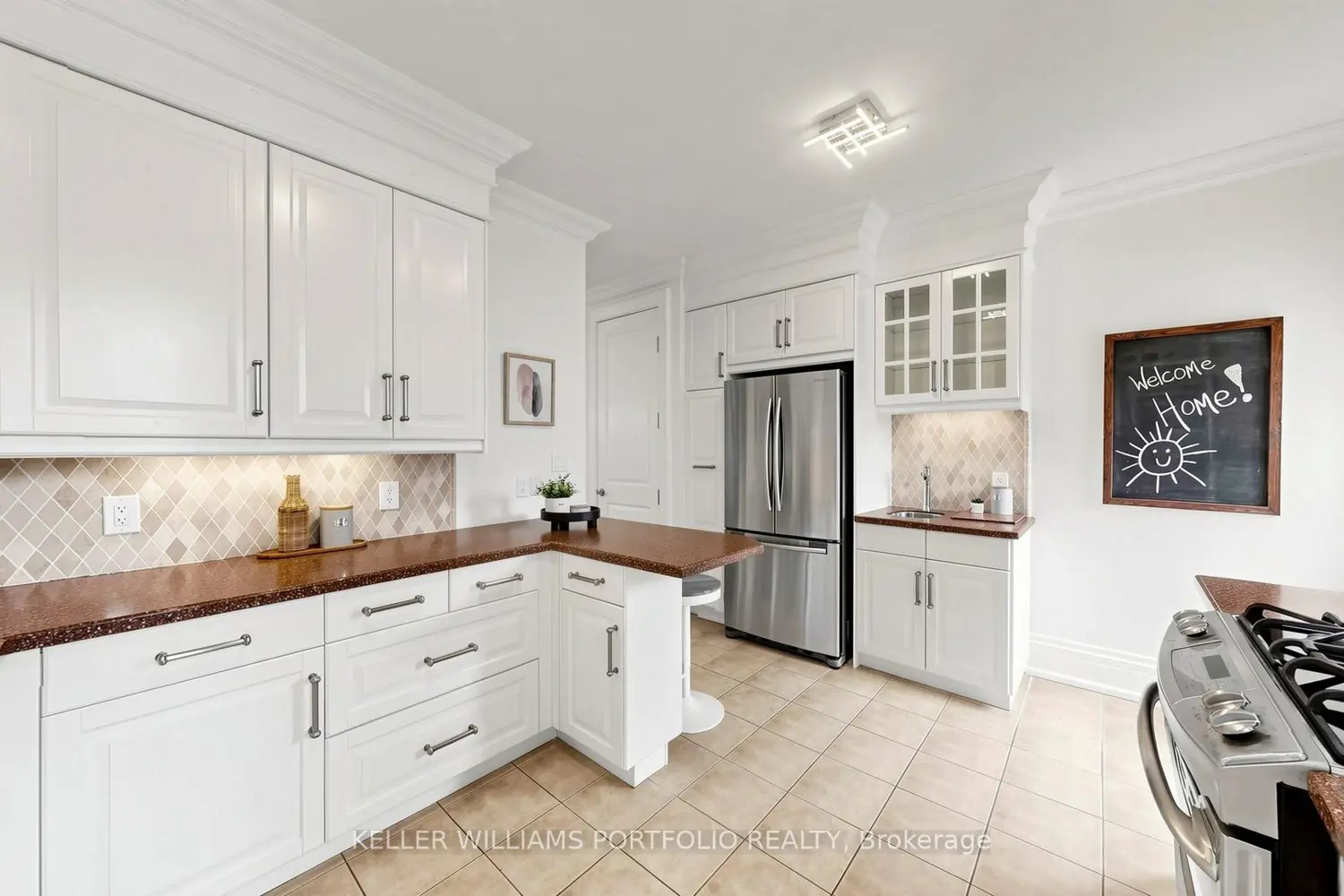 122 Bertmount Avenue photo 3