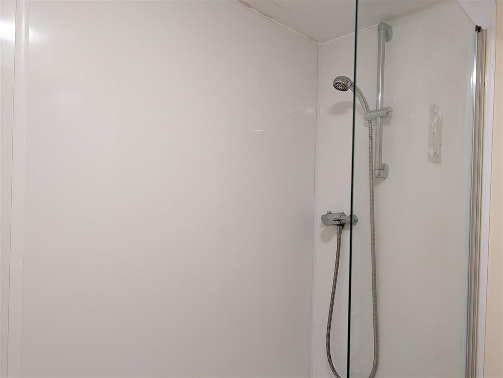 Additional image 7 of 2 bed flat to rentMeyrick Street, Pembroke Dock SA72