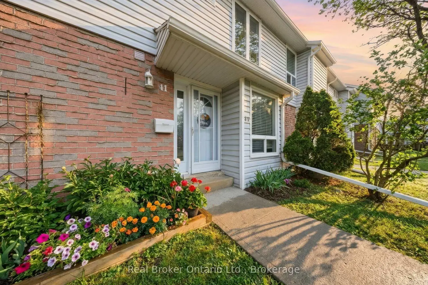32 Mowat Boulevard 41