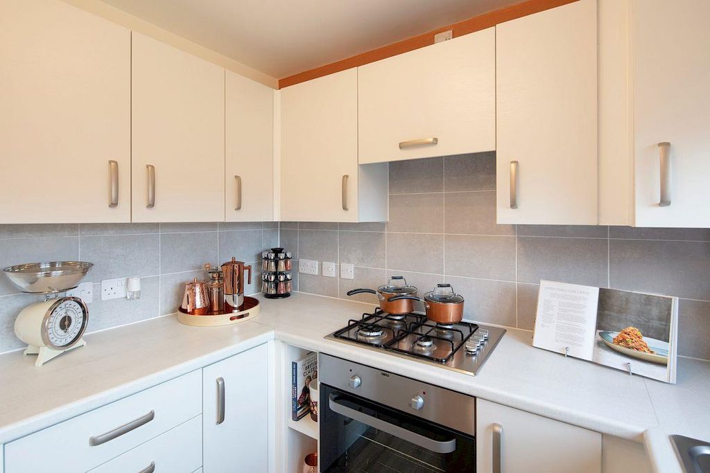 Additional image 3 of 2 bed semi-detached house to rentMacaulay Park, Grimsby DN31