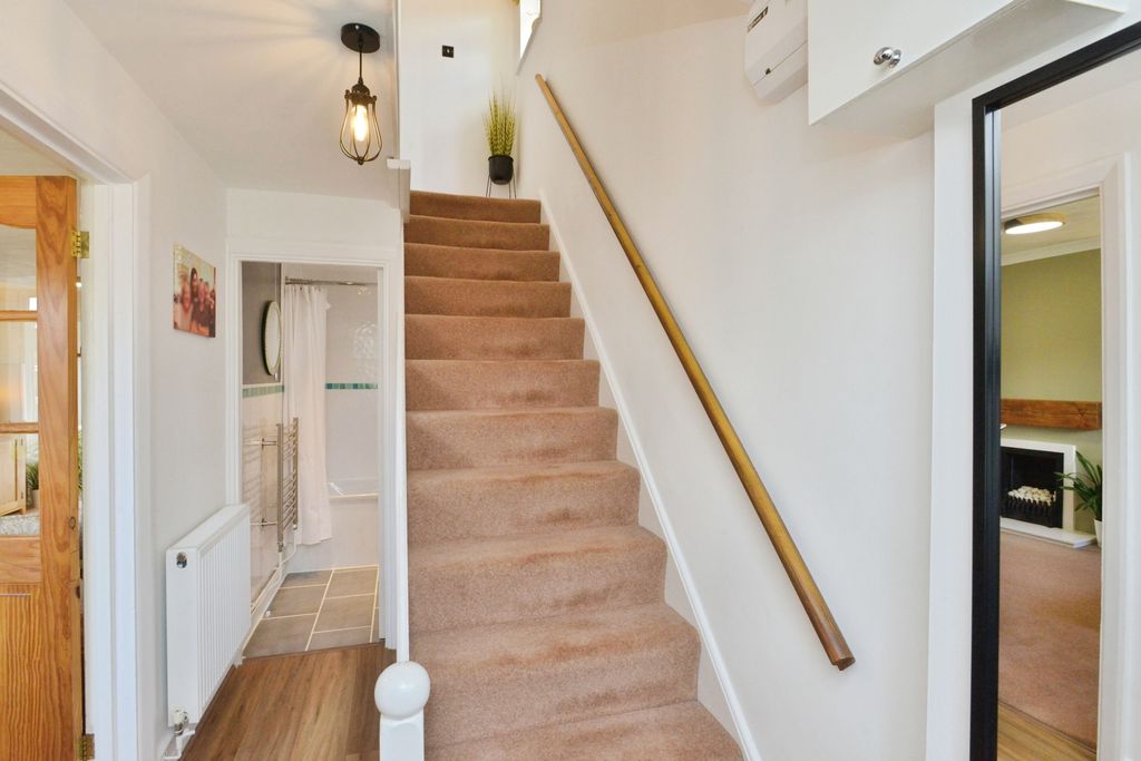Additional image 5 of 3 bed semi-detached house for saleTennyson Grove, Milton Keynes MK3