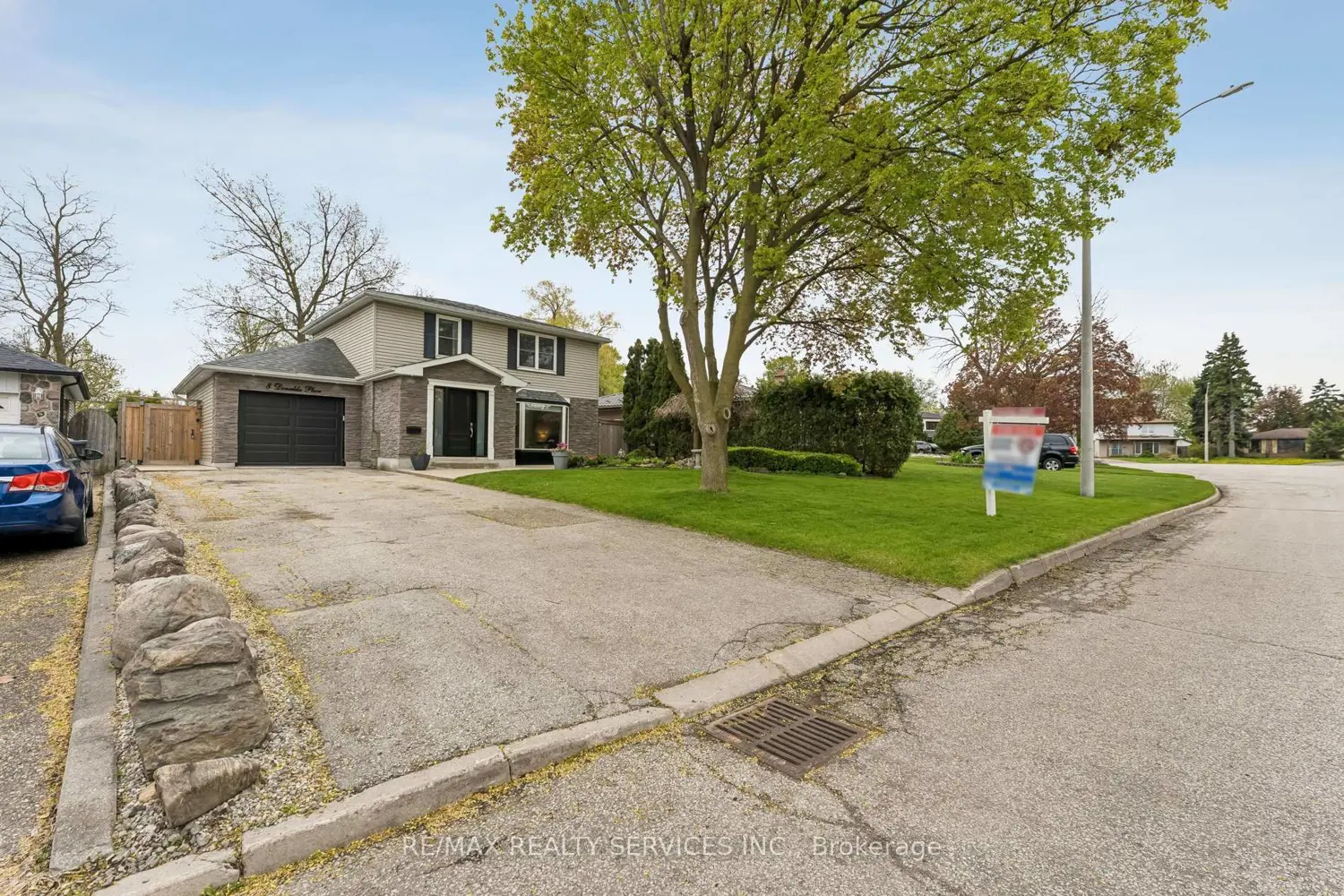 8 Donalda Place
