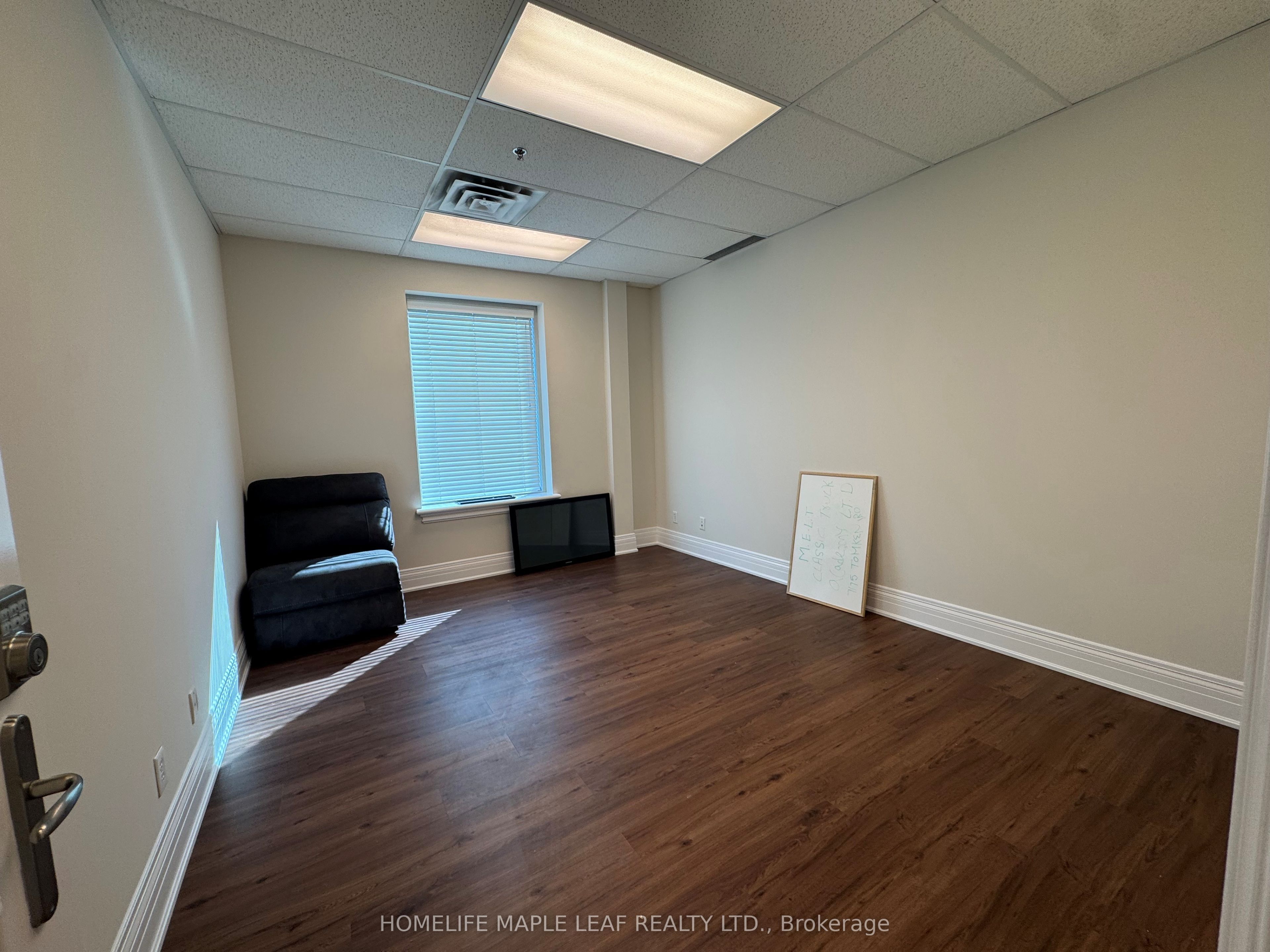 Additional image 5 of 202-7175 Tomken Road, Mississauga, ON, L5S 1P3