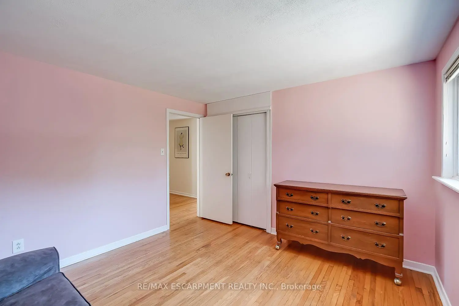 Additional image 10 of 652 Ardleigh Crescent