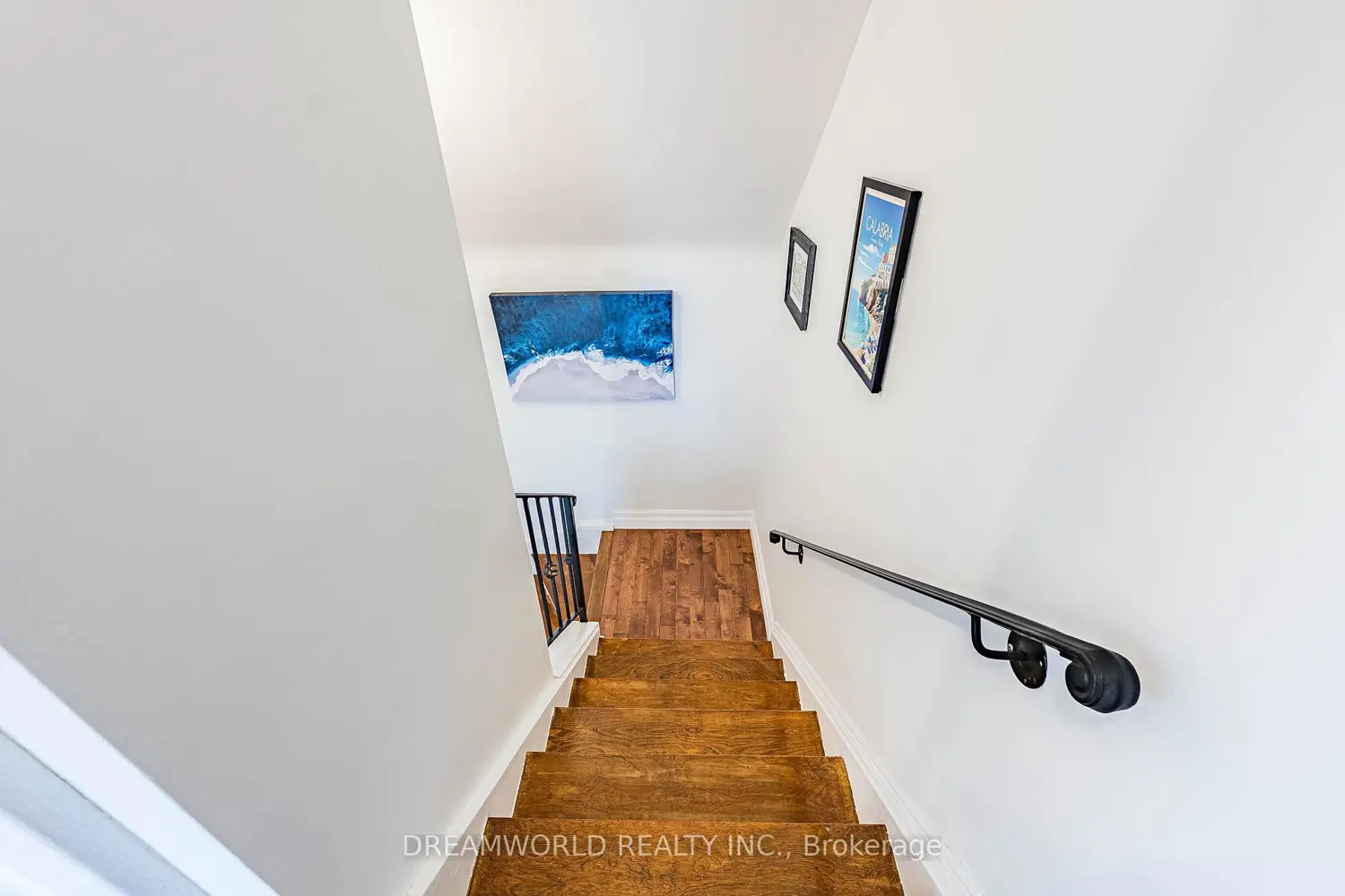 Additional image 8 of 6 Esmond Crescent
