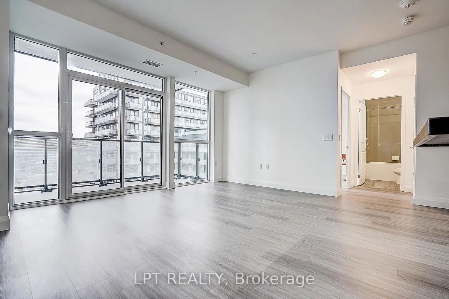 Additional image 10 of 75 Oneida Crescent 1601